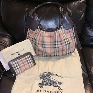 Authentic Burberry purse and wallet